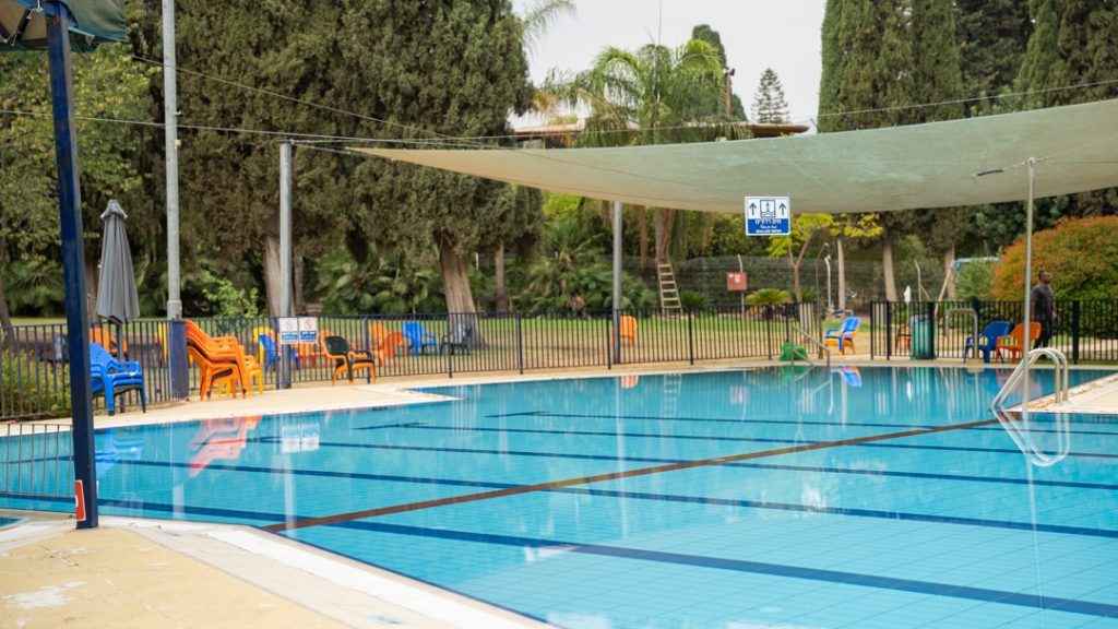 אירוח כפרי עם בריכת שחיה